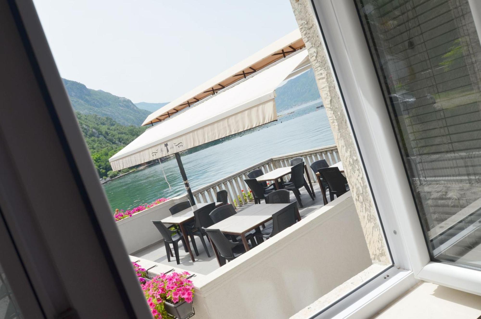 Apartments Mir I Dobro Kotor Eksteriør bilde