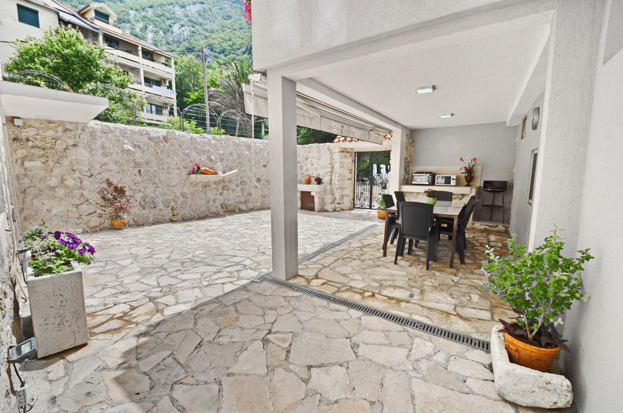 Apartments Mir I Dobro Kotor Eksteriør bilde