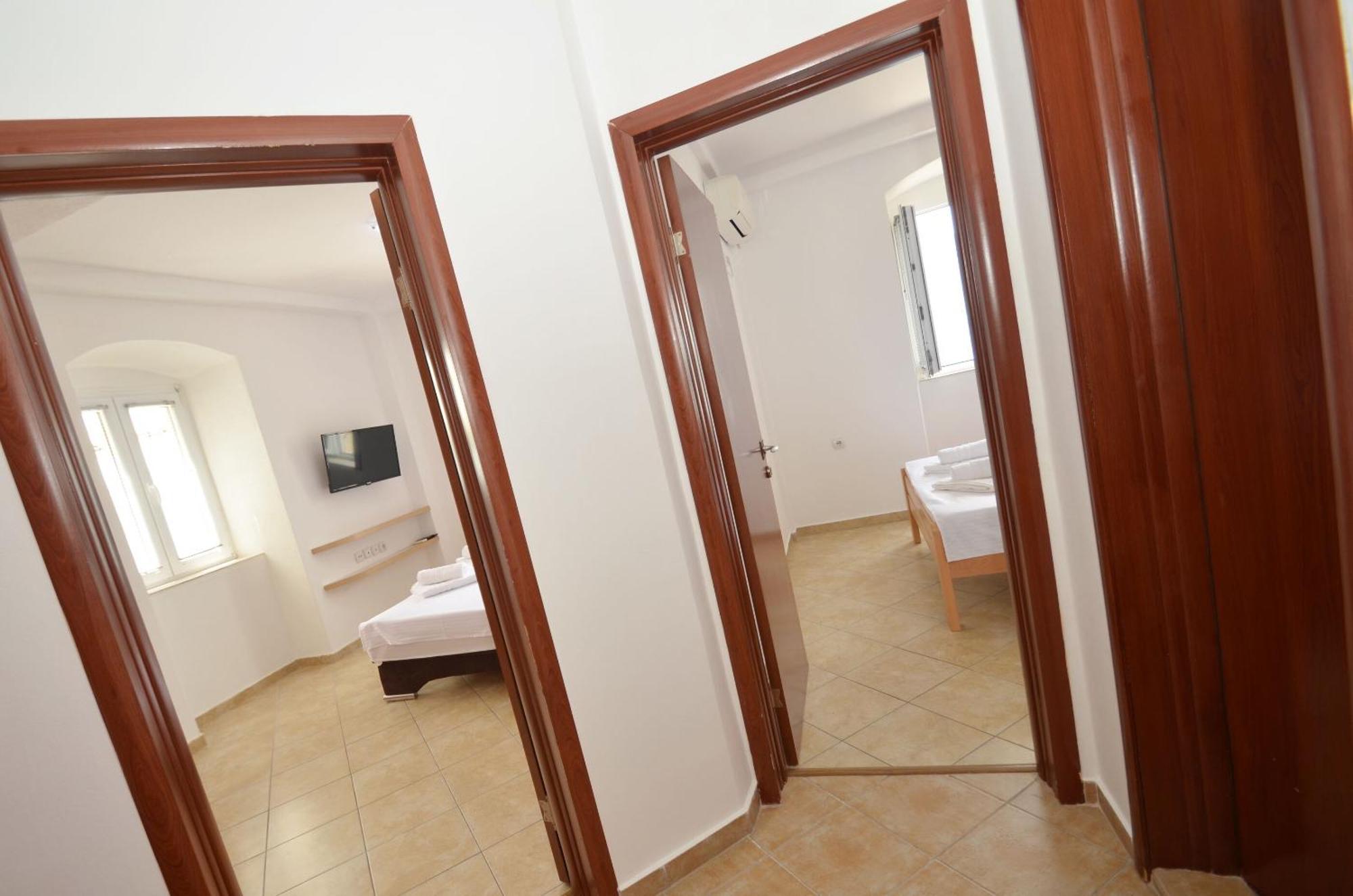 Apartments Mir I Dobro Kotor Eksteriør bilde